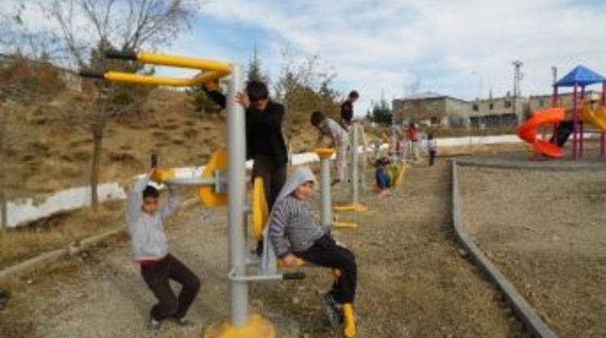 Sincik&rsquo;te Belediye Parkı Sodes İle Can Buldu