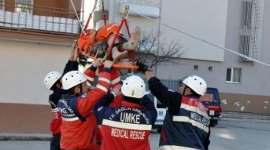 Deprem Ve Yangın Tatbikatı Ger&ccedil;eği Aratmadı
