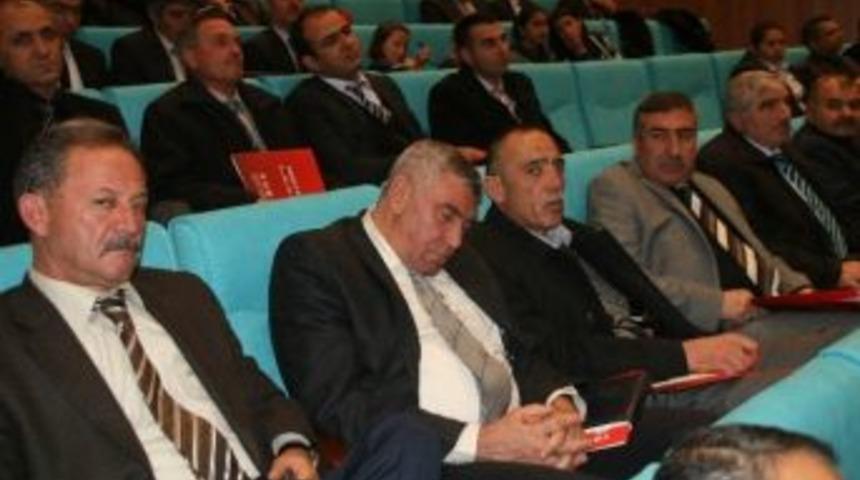 Yozgat&rsquo;ta Ekap Tanıtım Toplantısına Katılanlardan Bazıları Koltuklarında Uyudu