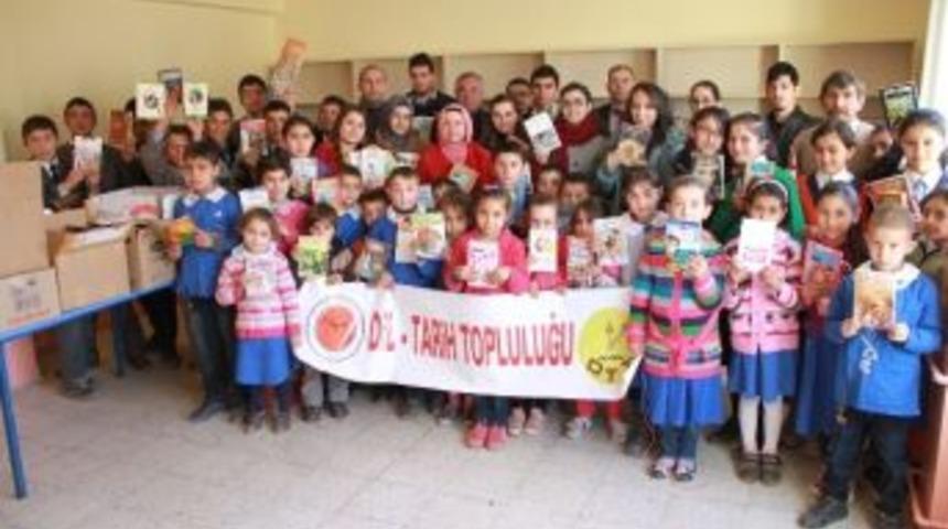 Bozok &Uuml;niversitesi &Ouml;ğrencileri K&ouml;y Okuluna K&uuml;t&uuml;phane Kurdu