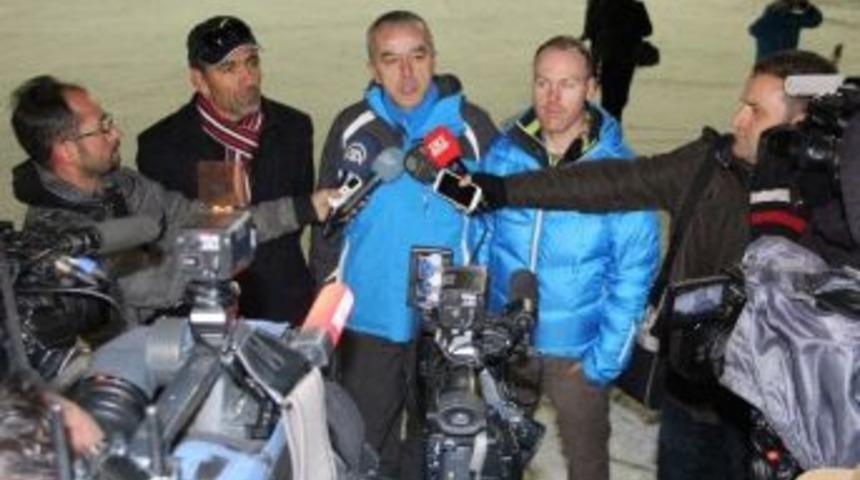 Erzurum Paland&ouml;ken&rsquo;de D&uuml;zenlenen Barbek&uuml; Partisiyle Kayak Sezonu A&ccedil;ıldı