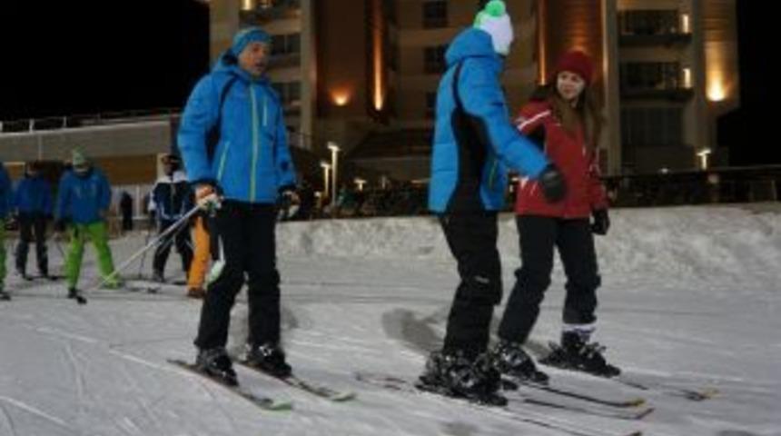 Erzurum Paland&ouml;ken'de Kayak Sezonu Başladı