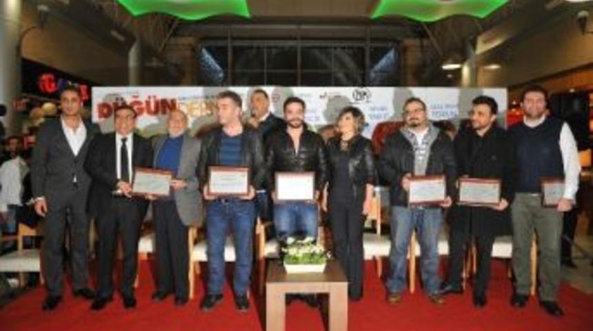 "d&uuml;ğ&uuml;n Dernek" Ekibi İzmir&rsquo;i Kahkahaya Boğdu