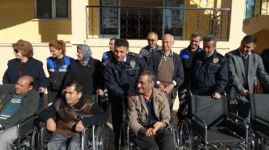 D&ouml;rtyol Emniyet M&uuml;d&uuml;rl&uuml;ğ&uuml; 10 Engelliyi Sevindirdi
