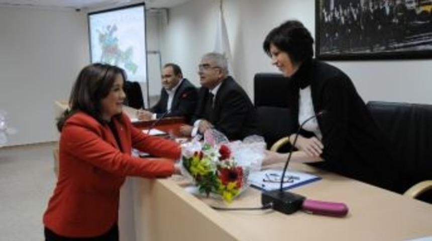 Vatandaşlardan &Ccedil;orlu Belediye Meclisinin Kadın &Uuml;yelerine Anlamlı Destek