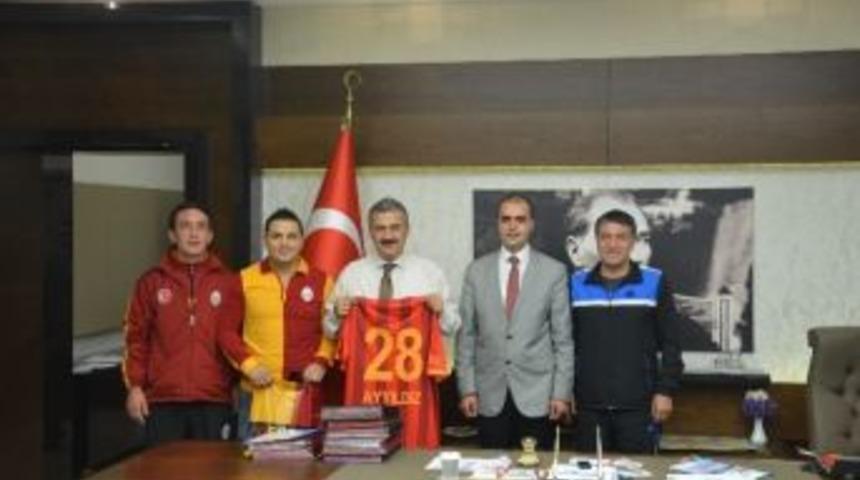 Vali Ayyıldız&rsquo;a Galatasaray Forması