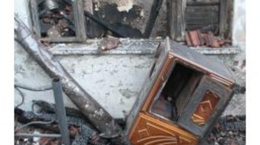 Bursa&rsquo;da Soba Faciası; Baba Ve Kızı &Ouml;ld&uuml;, Bir Kız Da Ağır Yaralı