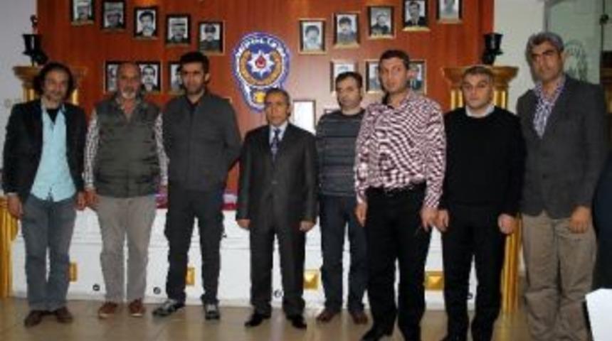 Mersinliler Mersin Polisine G&uuml;veniyor