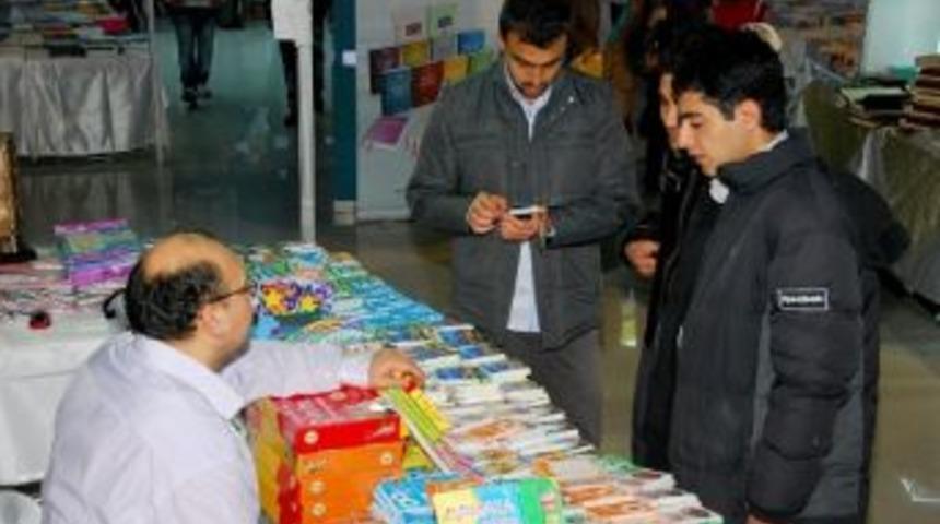 Konya Kitap G&uuml;nleri Yoğun İlgi G&ouml;r&uuml;yor