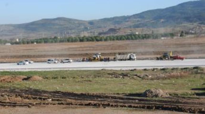 &Ccedil;anakkale Havalimanı, Mart'a Yetiştirilmeye &Ccedil;alışılıyor