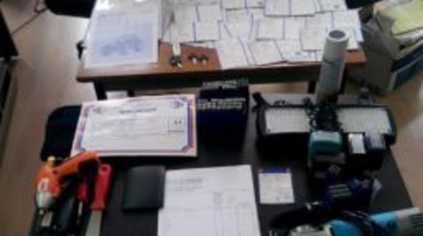 K&ouml;yl&uuml;leri 1 Milyon 145 Bin Tl Dolandırdılar