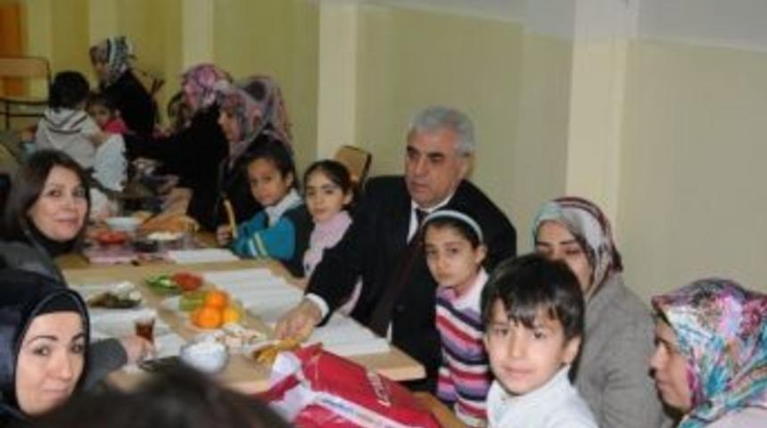 Okul-veli Buluşmasında &Ouml;rnek Uygulama