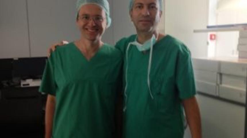 (&ouml;zel Haber) İzmirli T&uuml;rk Hekim Katarlı Hastaya Şifa Oldu