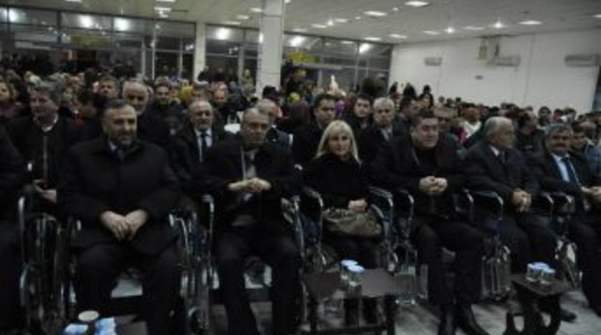 Engelliler Gecesinde protokol tekerlekli sandalyede oturdu