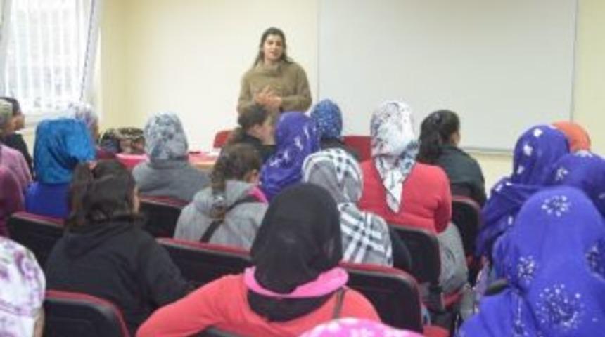"aile İ&ccedil;i Şiddetle M&uuml;cadele" Semineri