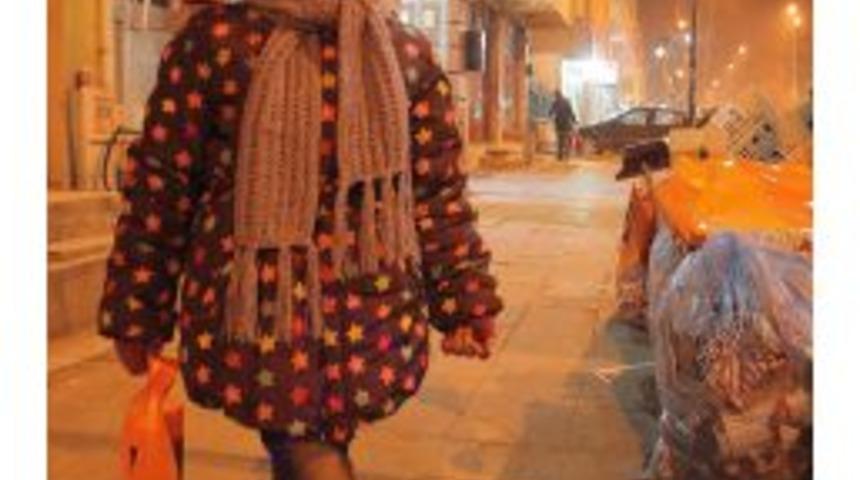 Kars Eksi 12 Dereceyi G&ouml;rd&uuml;, Otomobiller Battaniyelerle &Ouml;rt&uuml;ld&uuml;