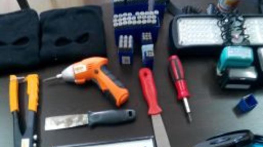 K&ouml;yl&uuml; Avcısı &Ccedil;ete &Ccedil;&ouml;kertildi