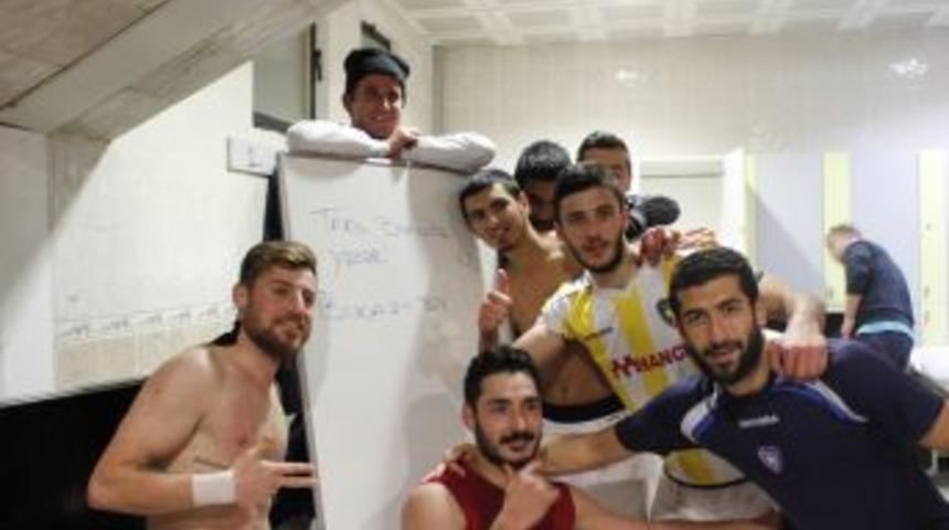 Bucasporlu Futbolculardan &lsquo;Tarih Bunu Da Yazar' Pozu