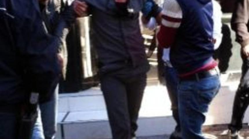 Adıyaman&rsquo;da Bı&ccedil;aklı Kavga: 2 Yaralı