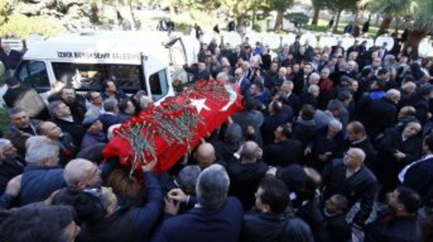 Konak Belediye Başkanı Tartan&rsquo;ın Babası Son Yolculuğuna Uğurlandı