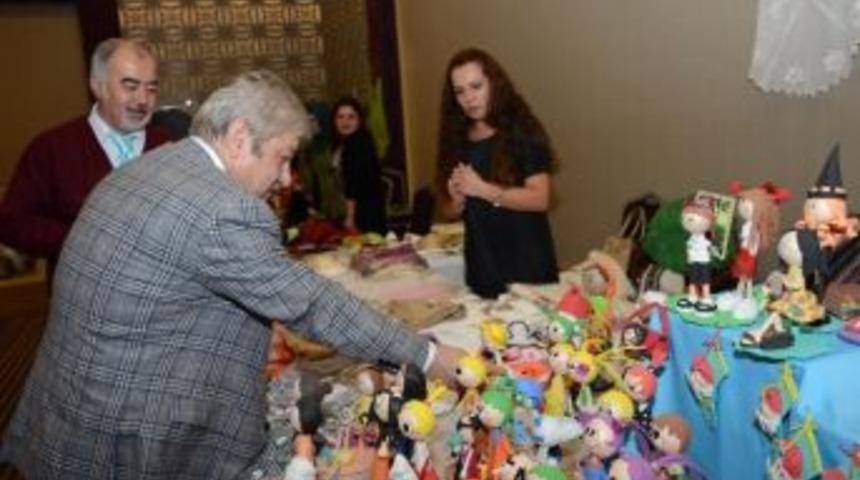 Başkan Akaydın&rsquo;dan Antalya G&ouml;n&uuml;ll&uuml;leri&rsquo;nin Sergisine Destek