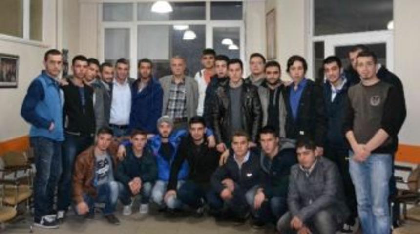 Simavlı Gen&ccedil;ler Sadı&ccedil;lar Taraftar Gurubu Oluşturdu