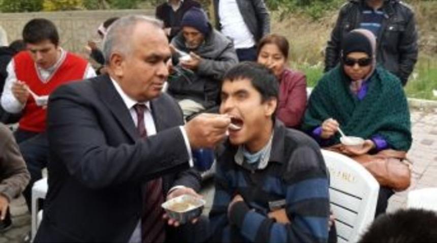 Başkan Tollu Engellilerle Aşure Etkinliğinde Buluştu