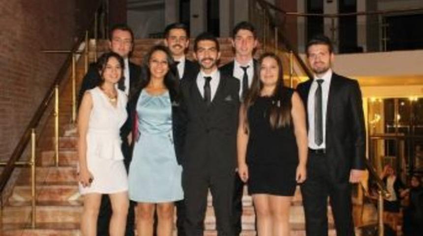 Aü Kariyer Kulübü Yönetiminde Değişiklik