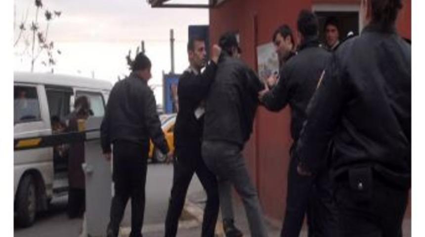 Doktorla Tartıştı, Hastaneyi Birbirine Kattı