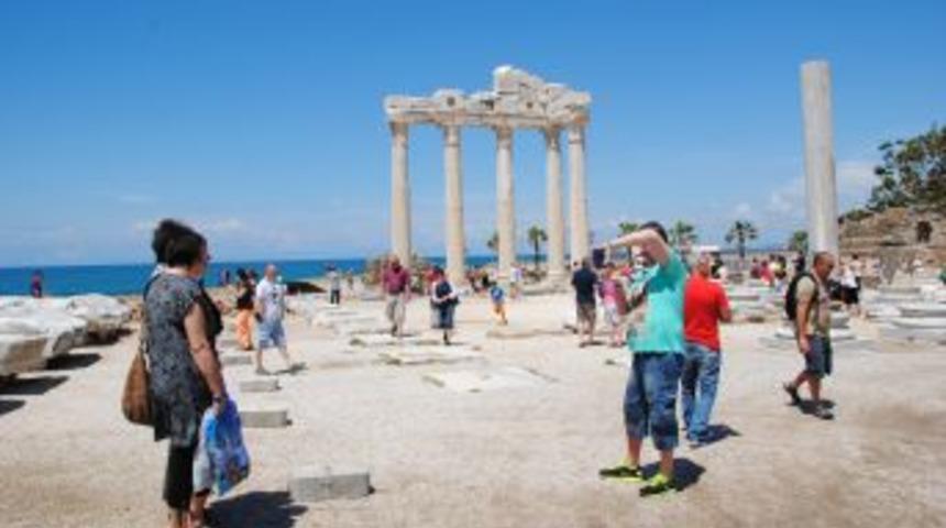 30 Bin Turist Side Antik Kent'te Arkeoloji Turuna &Ccedil;ıkacak