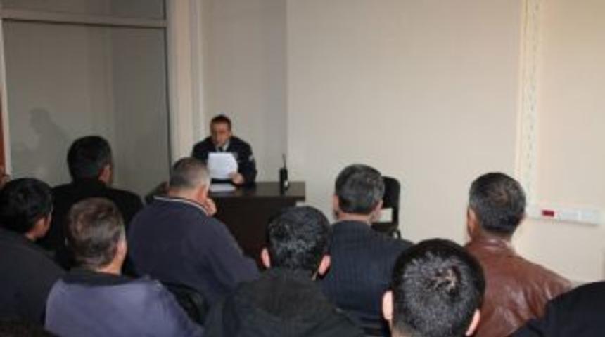 Doğanşehir'de Kış Lastiği Semineri D&uuml;zenlendi