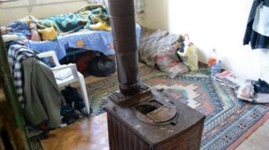 Yalnız Yaşayan Adam Sobadan Sızan Gazdan Zehirlendi