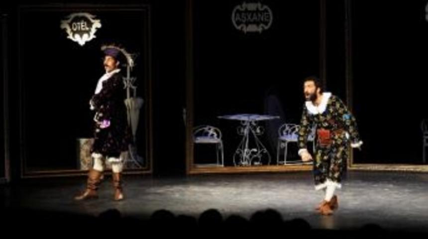 Diyarbakır Şehir Tiyatrosu K&uuml;rt&ccedil;e Oyunla İzmir&rsquo;e Gidiyor