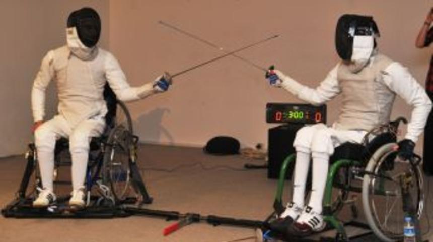 Engelli Sporcular, Eskrimi Tanıttı