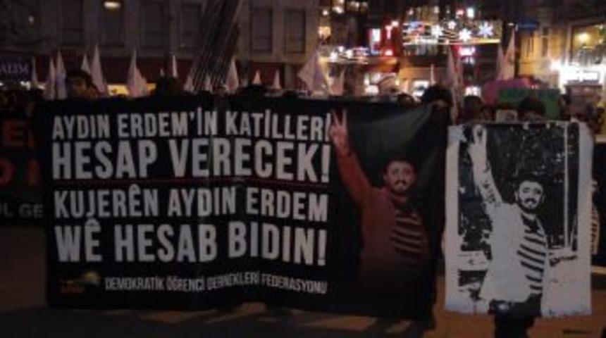 Taksim'e Y&uuml;r&uuml;mek Isteyen Gruba M&uuml;dahale