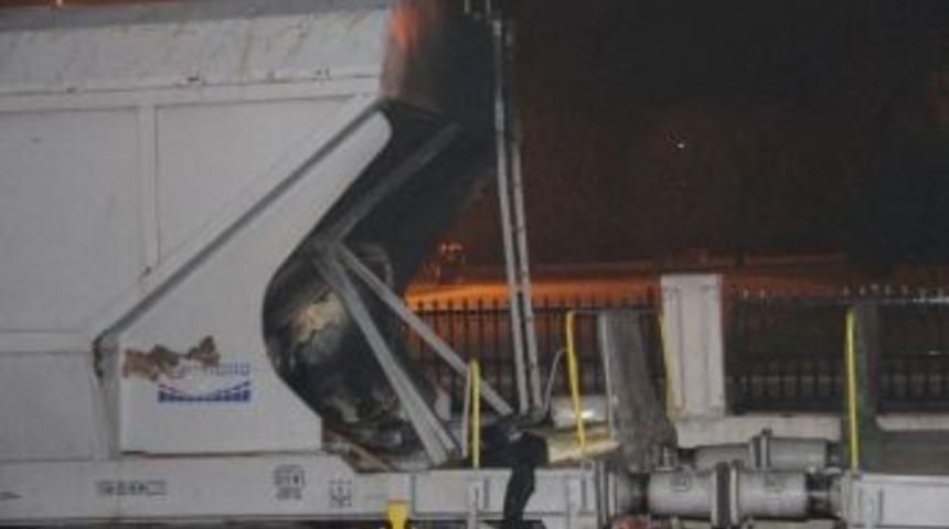 Isınmak İçin Yaktığı Ateşle Hem Kendini Hem Vagonu Yaktı