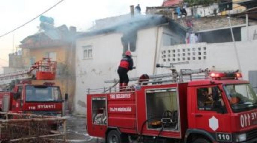 Tire&rsquo;deki Ev Yangını Korkuttu