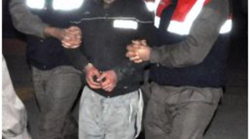 Cezaevinden Firar Etmeye Kalkan Mahkum Çatıda Yakalandı