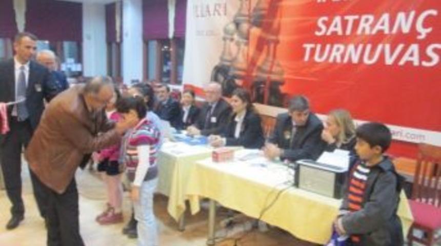 Kapaklı Gazi Madalya İle D&ouml;nd&uuml;