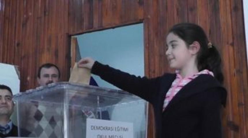 İl &Ouml;ğrenci Meclisi Başkanı Se&ccedil;ildi