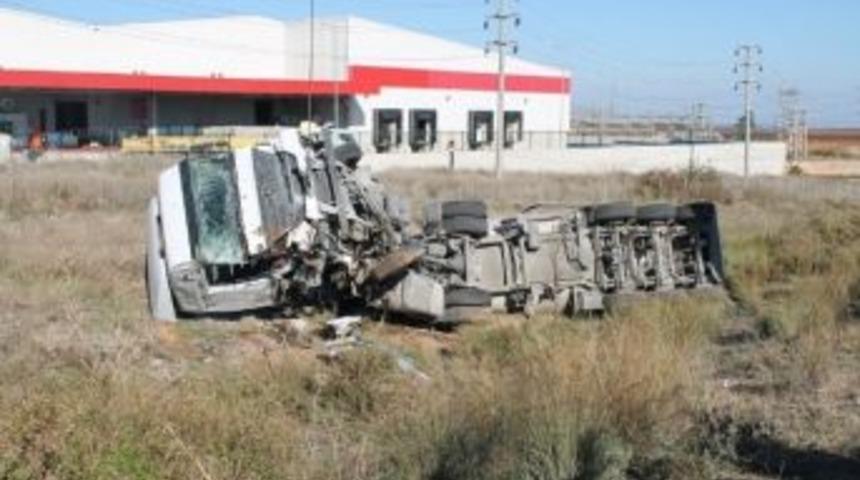 Yumurtalık'ta Trafik Kazası:2 Yaralı