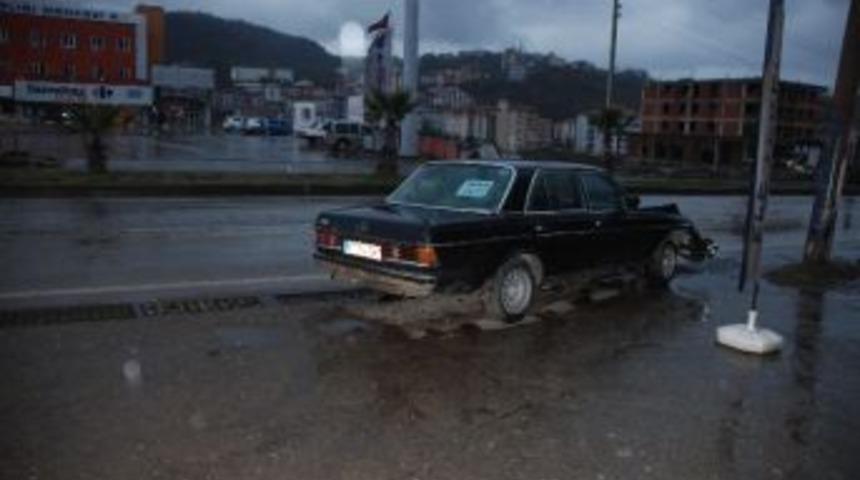 Ereğli'de Trafik Kazası: 2 Yaralı