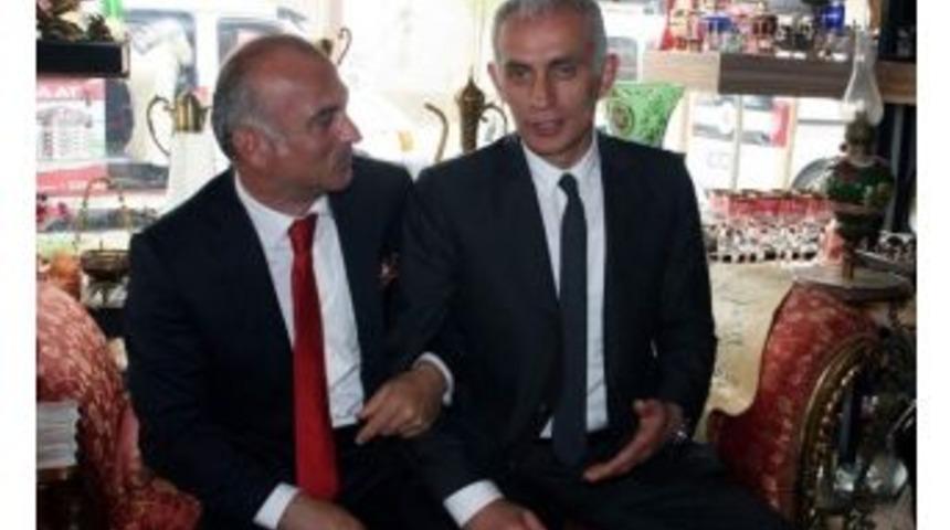 Trabzonspor Y&ouml;netiminde Yaprak D&ouml;k&uuml;m&uuml;