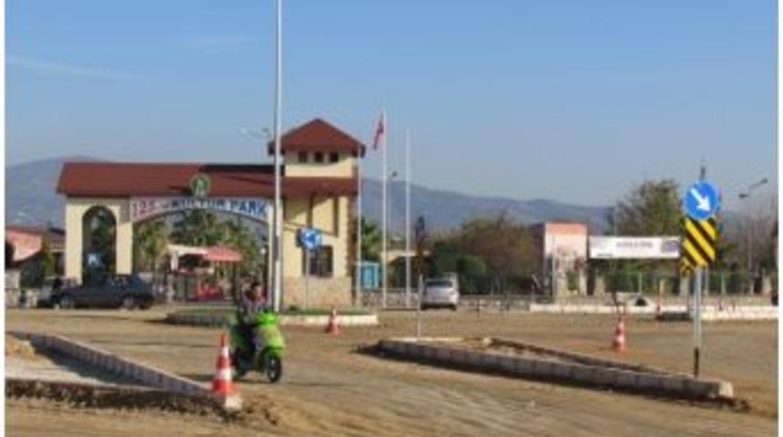 &Ouml;demiş&rsquo;in Şehit Turan Emeksiz Caddesi Şantiyeye D&ouml;n&uuml;şt&uuml;