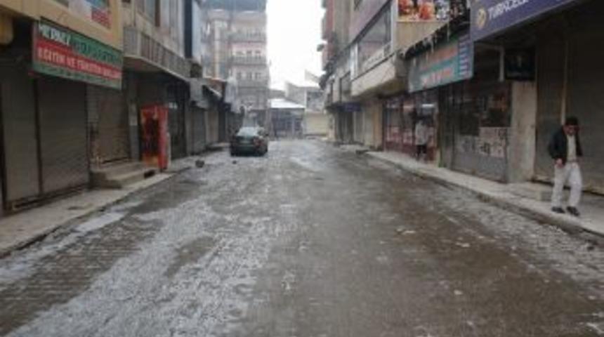 Y&uuml;ksekova&rsquo;da Kepenkler A&ccedil;ılmadı