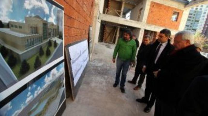 Başkan Yardımcısı Oran, Pir Sultan Abdal K&uuml;lt&uuml;r Merkezi Ve Cemevi İnşaatını İnceledi