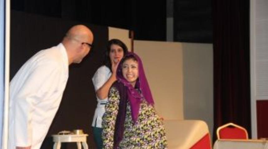 Fatsa Tiyatroya Doydu