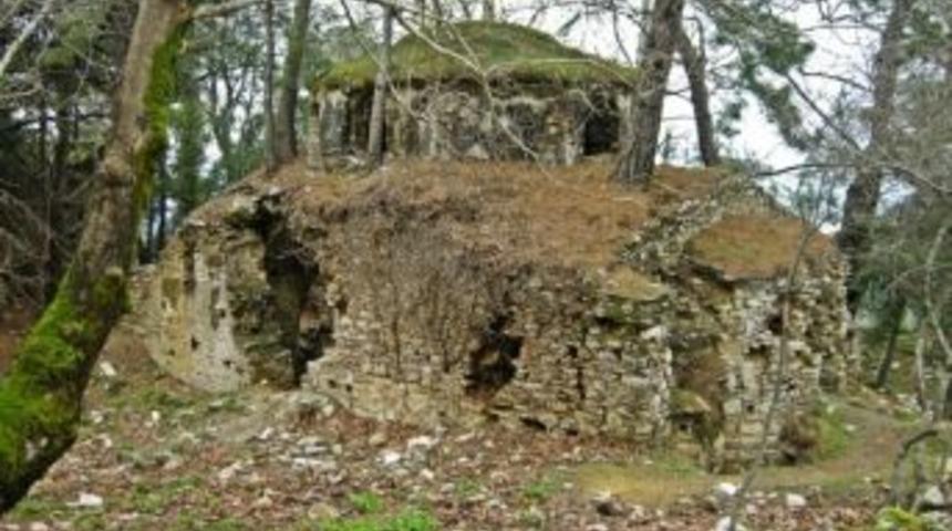 Kurşunlu Manastırı &Ccedil;&ouml;kmeye Başladı