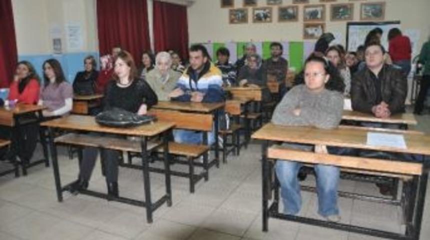 Naciye Evren İlk&ouml;ğretim Okulu'nda Aileler Eğitiliyor