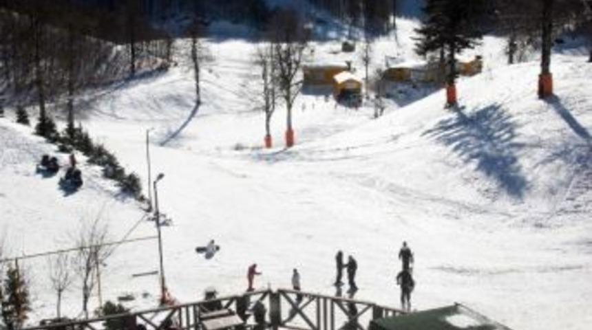 Kartepe'de Yoğun Kar Yağışı Devam Ediyor